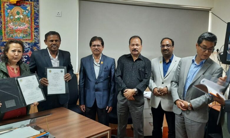 MOU signed between SSDMA and GSI for rainfall threshold based early warning system 1 WhatsApp Image 2022 04 21 at 12.30.19 PM Sikkim News | Sikkim Breaking News | Trending News