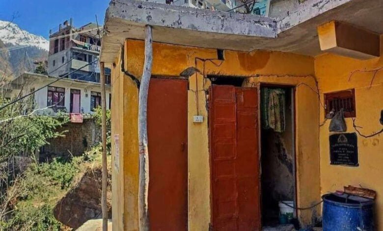 Joshimath: Siking town in Uttarakhand; evacuation begins as experts conduct inspection 1 AA162Lih Sikkim Breaking News | Trending News